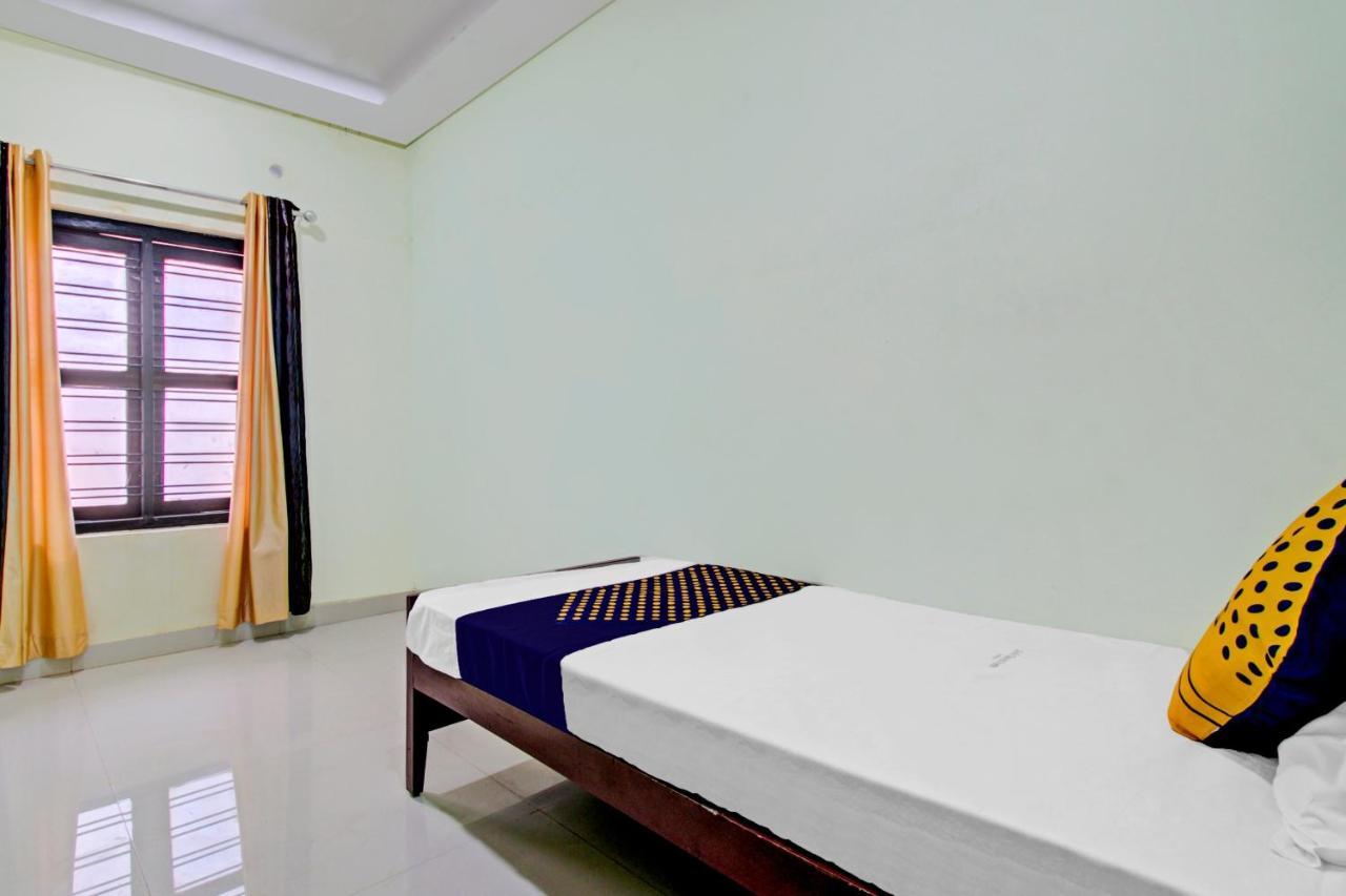 Spot On 73862 Jaya Tourist Home Varkala Eksteriør billede